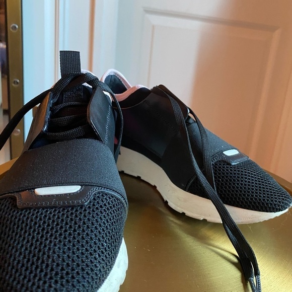 BALENCIAGA SNEAKERS - Picture 1 of 8